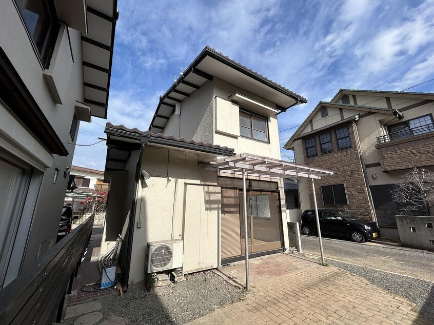  磯浦町3番貸家A