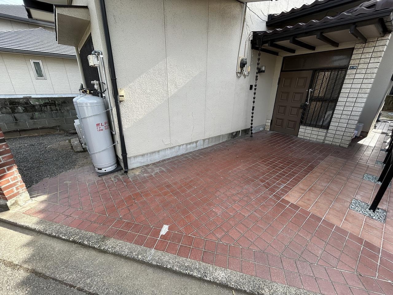  磯浦町3番貸家A