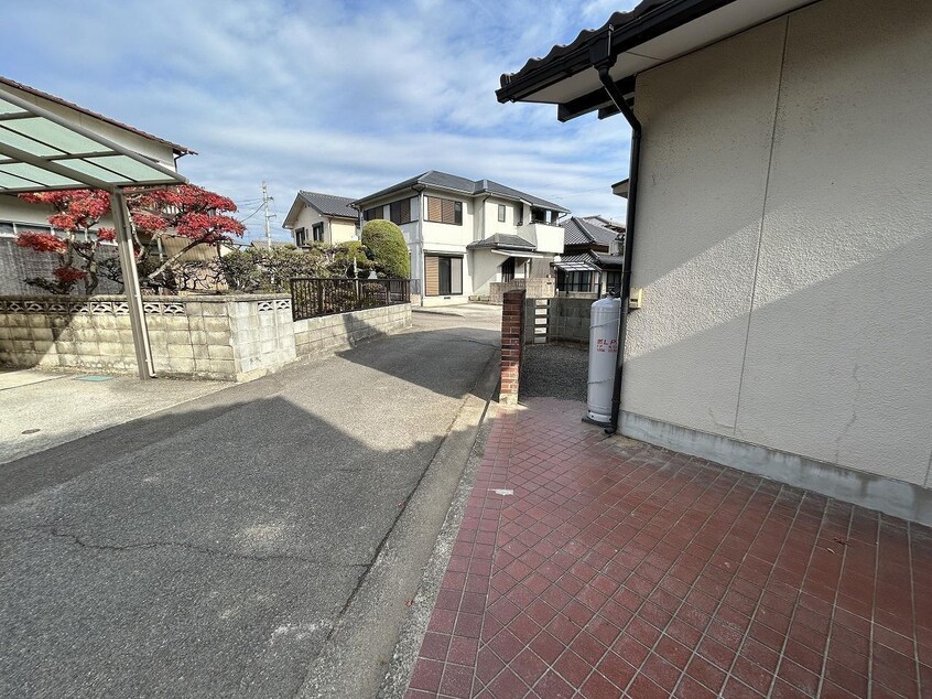  磯浦町3番貸家A