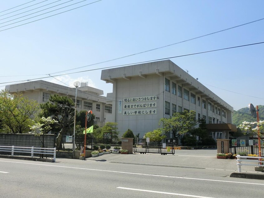 新居浜市立惣開小学校(小学校)まで1402m 磯浦町3番貸家A