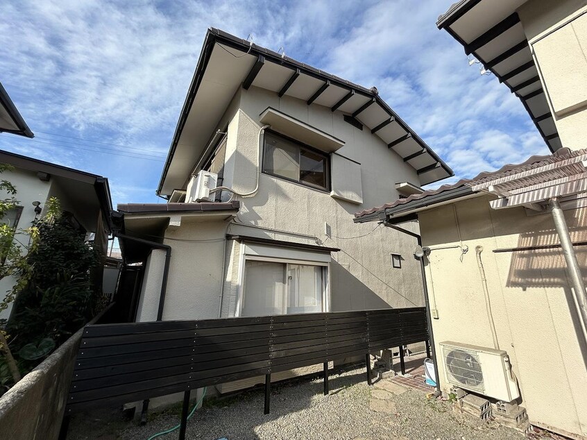  磯浦町3番貸家B