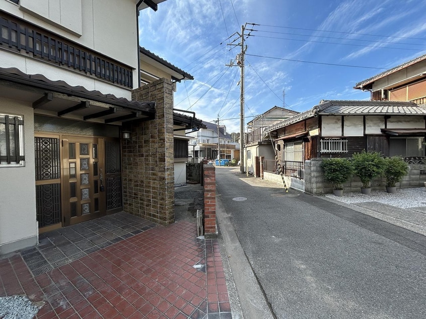  磯浦町3番貸家B