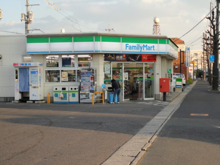 ファミリーマート福山多治米一丁目店まで789ｍ シルヴィオ