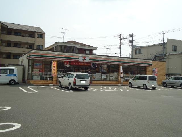 セブンイレブン福山南蔵王2丁目店まで207ｍ サクラローレル