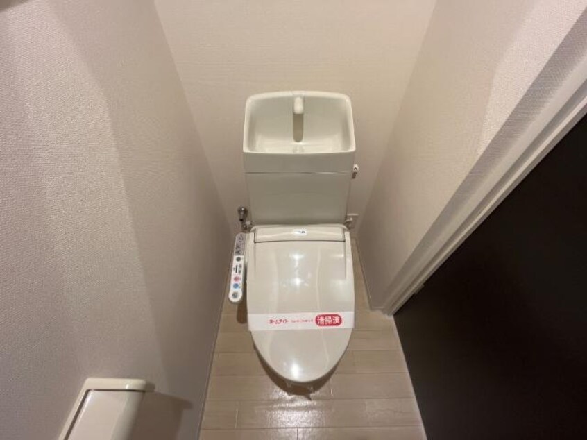 シャワー付トイレ 山陽本線（中国）/東福山駅 徒歩64分 1階 築9年