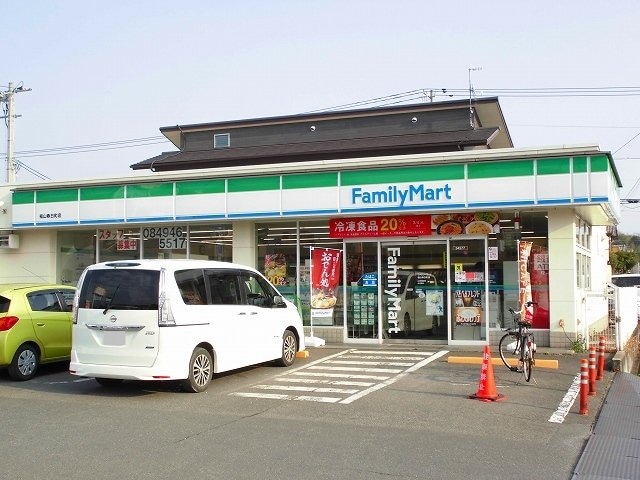 ファミリーマート春日町店まで650m シャムロック春日Ⅰ