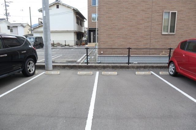  パインツリー A棟