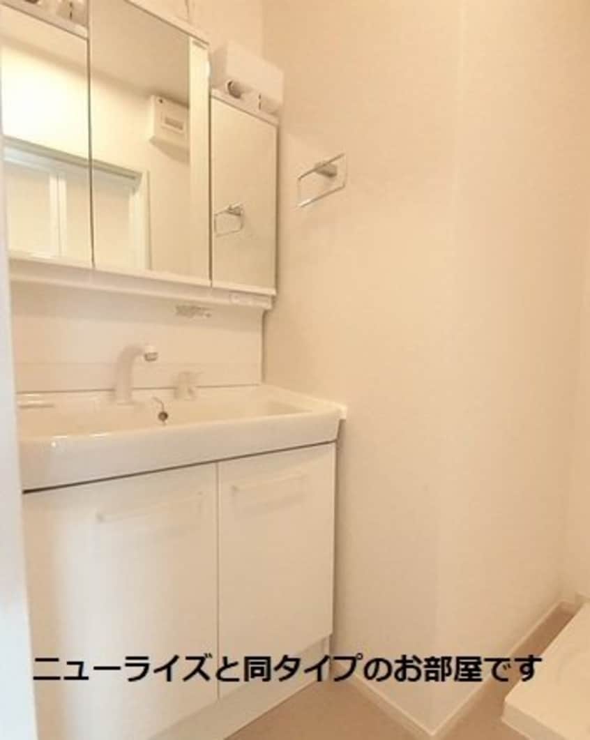  ロイセレストＢ