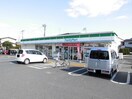 ファミリーマート坪生店まで1300m メゾン・サンリット