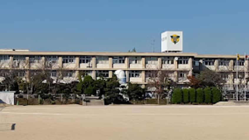 福山市立神辺西中学校(中学校/中等教育学校)まで2368m スプリング　セブン　Ｂ