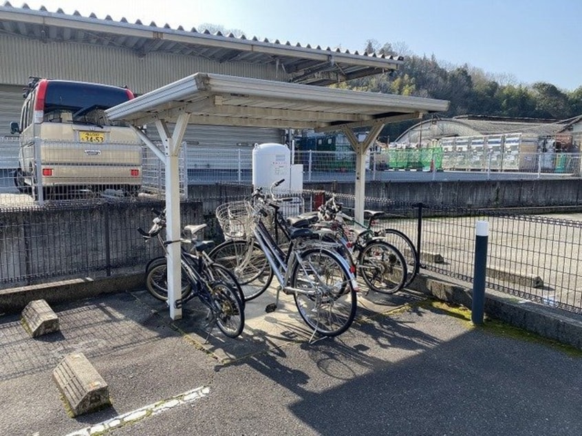  エステート三成B