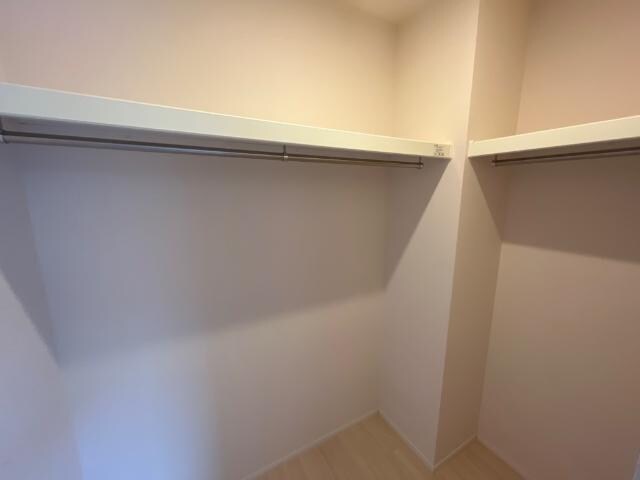 東洋室ウォークインクローゼット シュエット