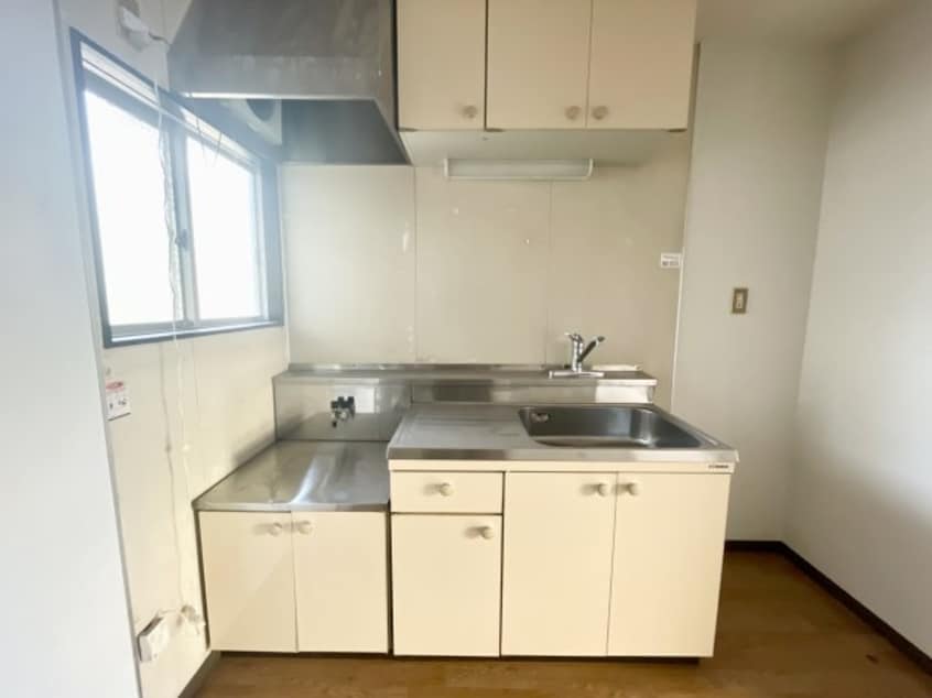  エステート春日A