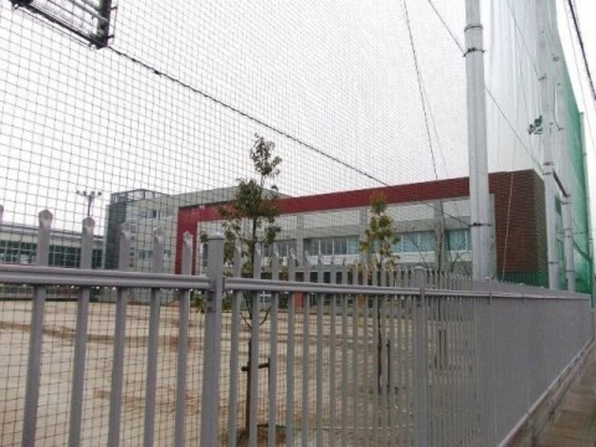 府中市立国府小学校(小学校)まで914m ネスル