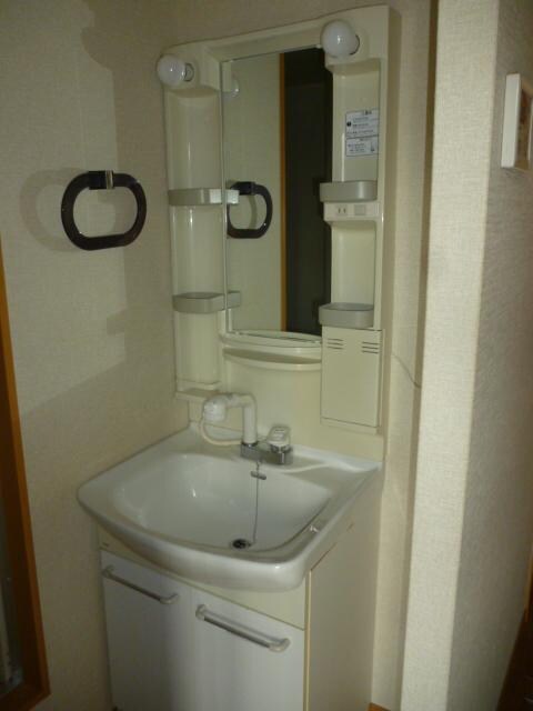  エステート　ユリA