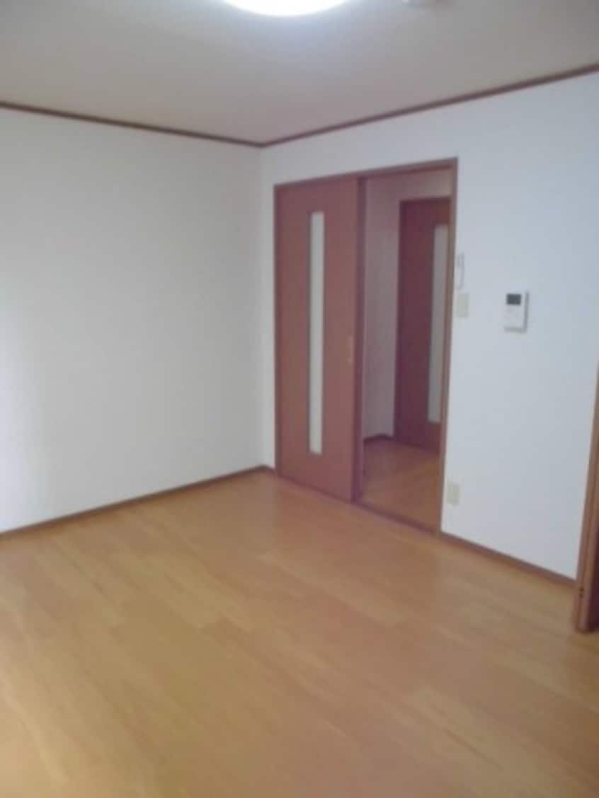  プチ．クリスタル南