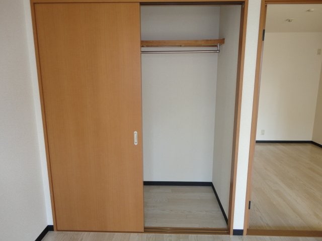 クローゼット エルトハイムＳ