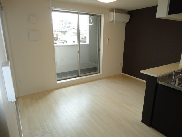 リビング 山陽本線（中国）/東福山駅 徒歩64分 2階 築9年