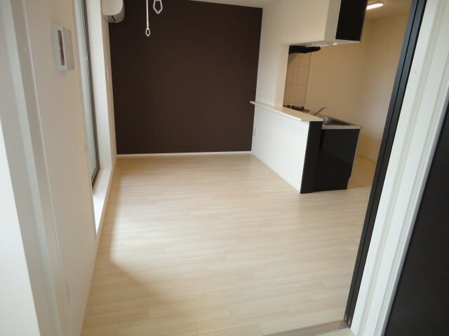 リビング 山陽本線（中国）/東福山駅 徒歩64分 2階 築9年