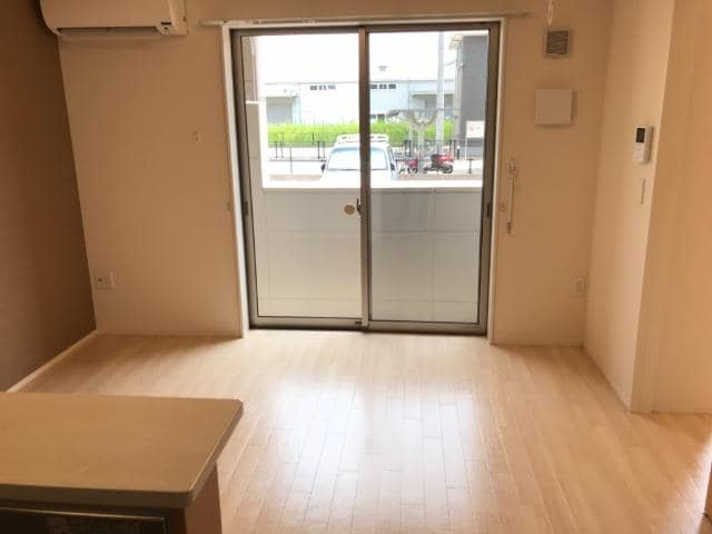 リビング グランビスタ