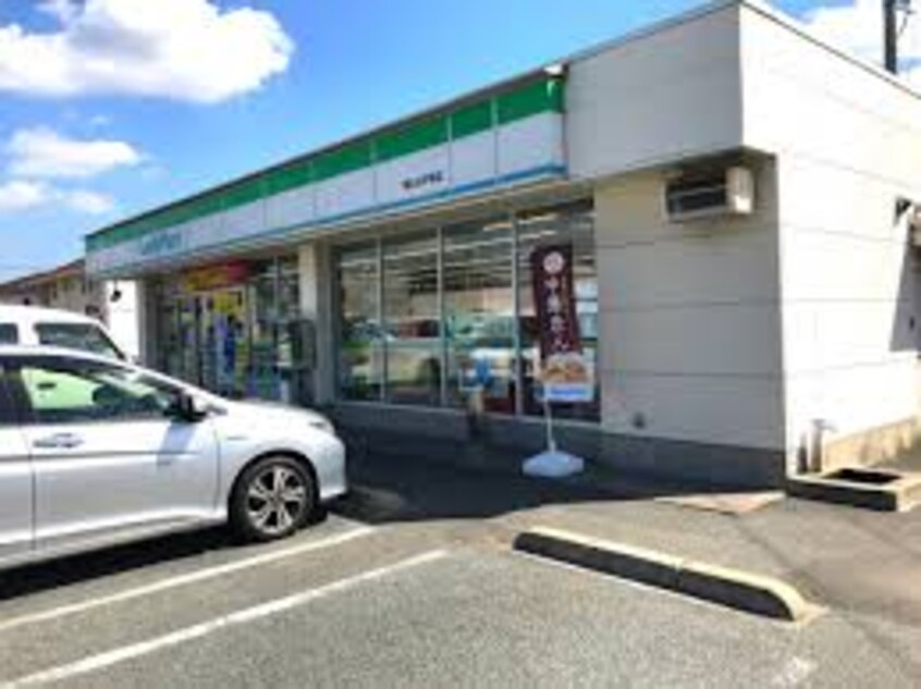 ファミリーマート 福山山手町店(コンビニ)まで1629m バンガーデン