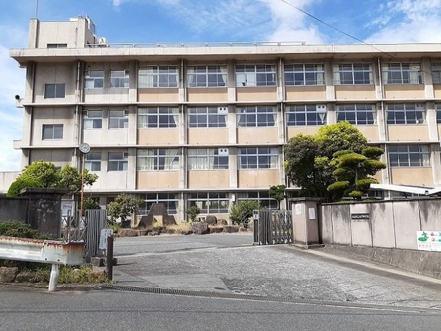 福山市立大門中学校まで200m ロイヤル・パレス城興