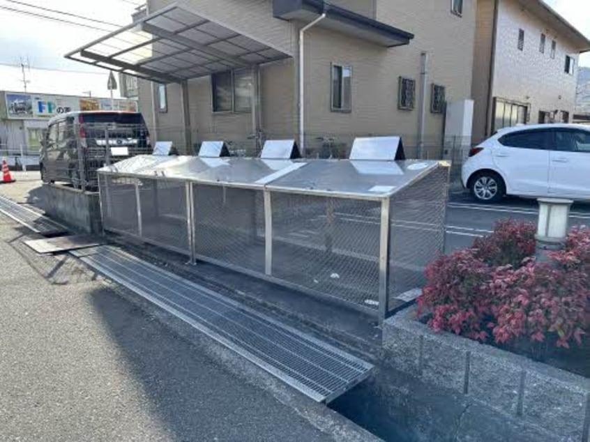  ガーデンズ多治米　Ｂ棟