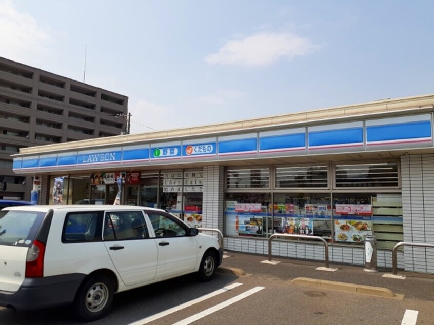 ローソン 福山港町店(コンビニ)まで814m ポルシェ松浜