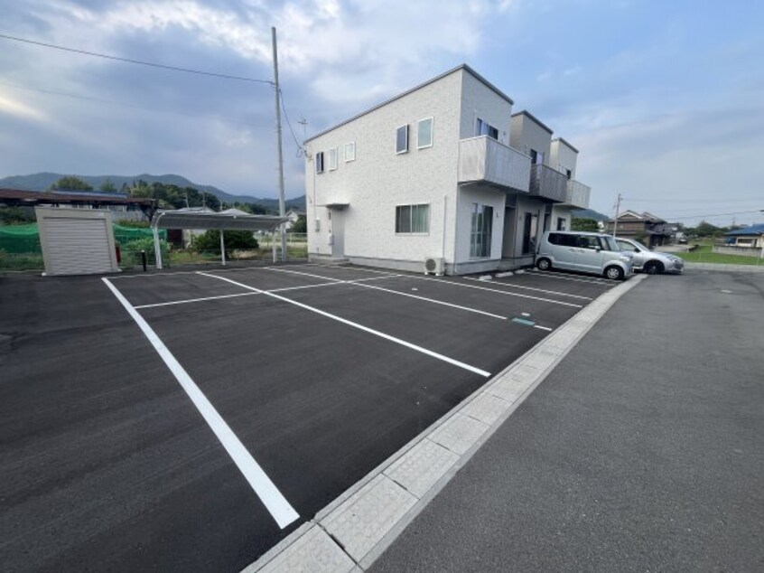  セリパープ津之郷　西　C