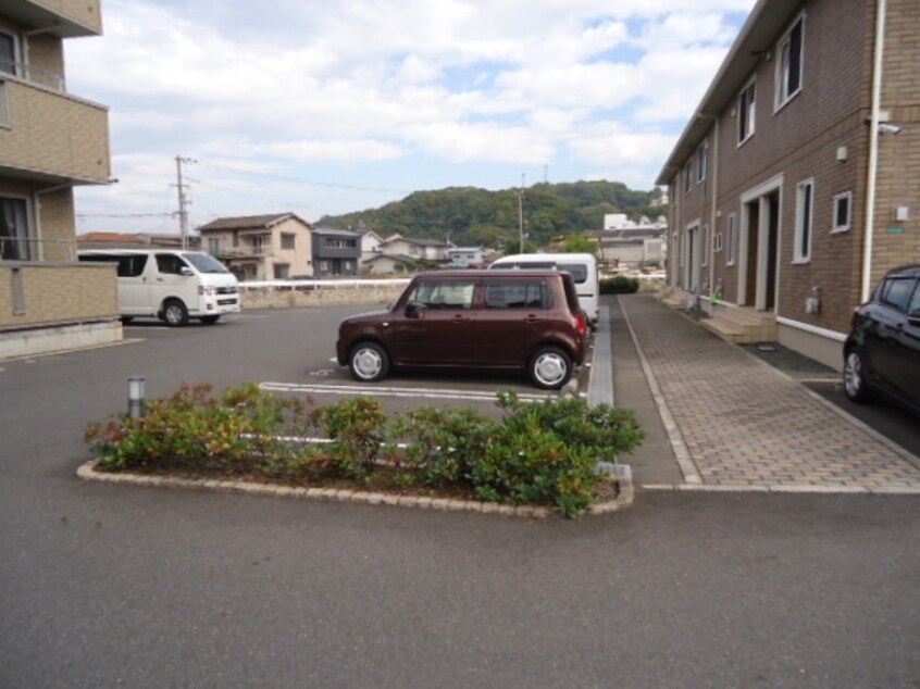  ファミーユ東手城　B棟