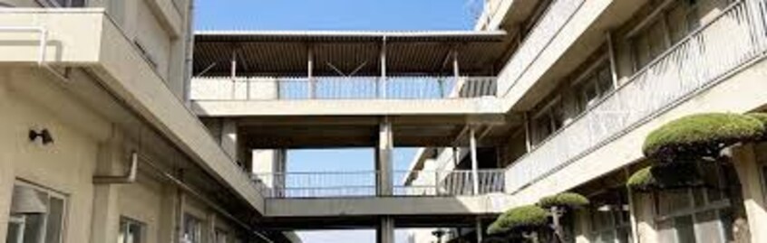福山市立引野小学校(小学校)まで1611m ファミーユ東手城　B棟