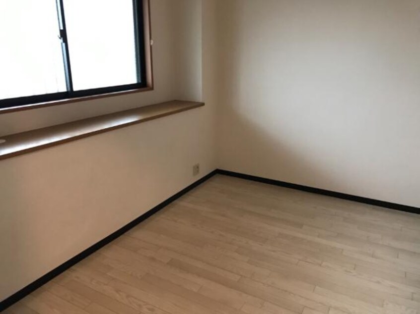 洋室 サンフォレスト曙