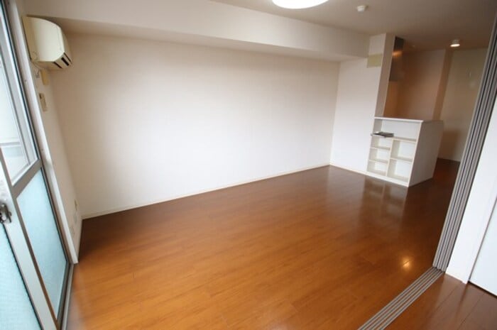  ローゼスポート港町 B棟