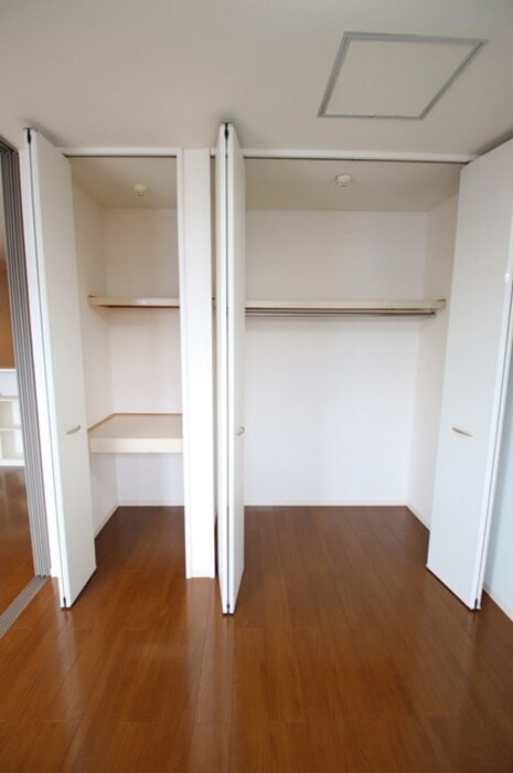  ローゼスポート港町 B棟