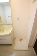  ローゼスポート港町 B棟