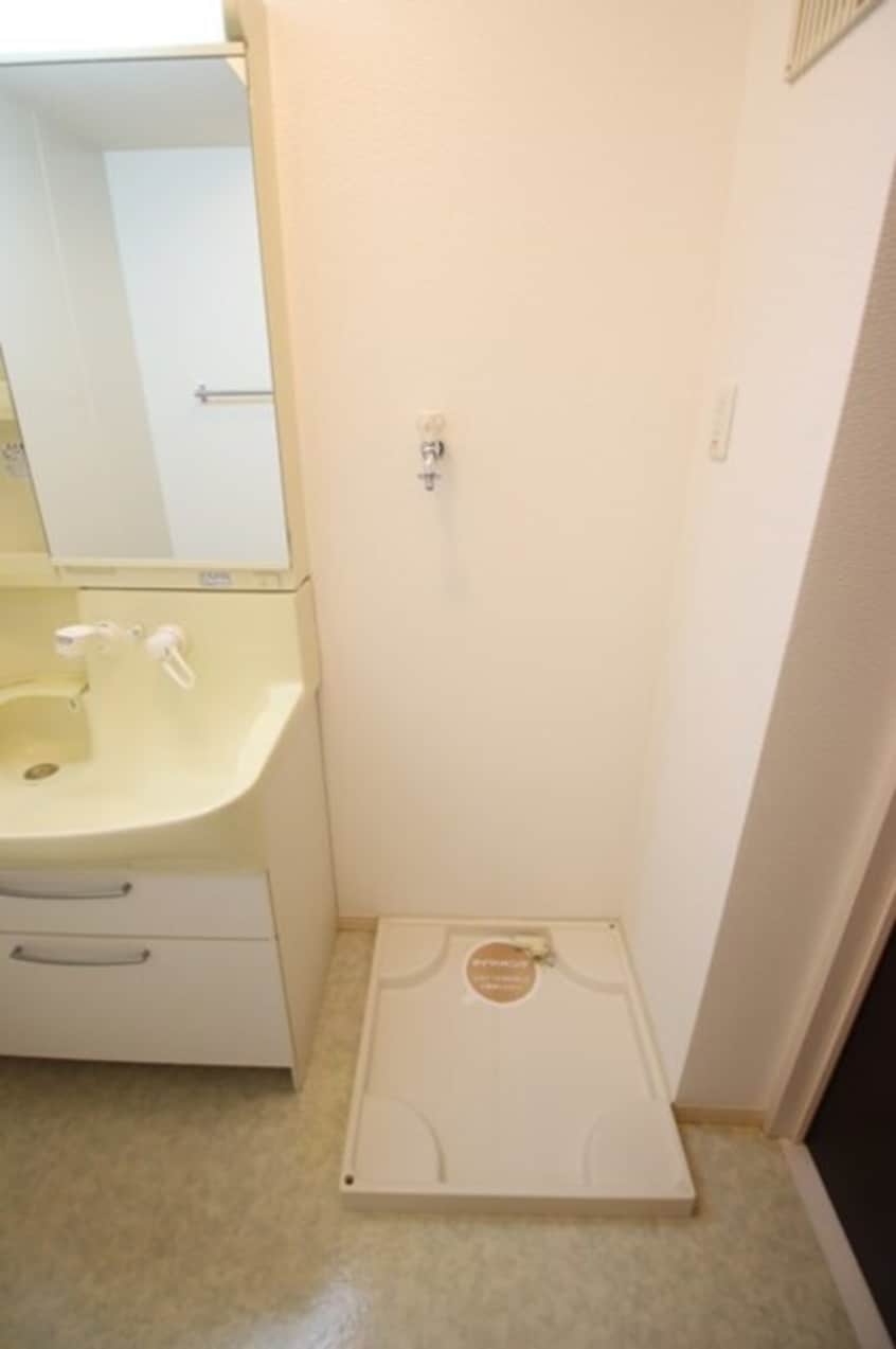  ローゼスポート港町 B棟