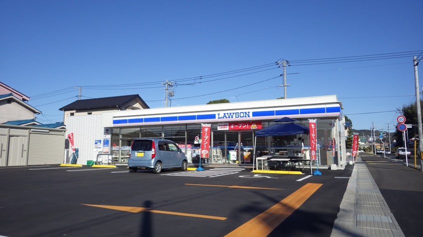 ローソン 福山引野町店(コンビニ)まで747m パームヒルズ大城