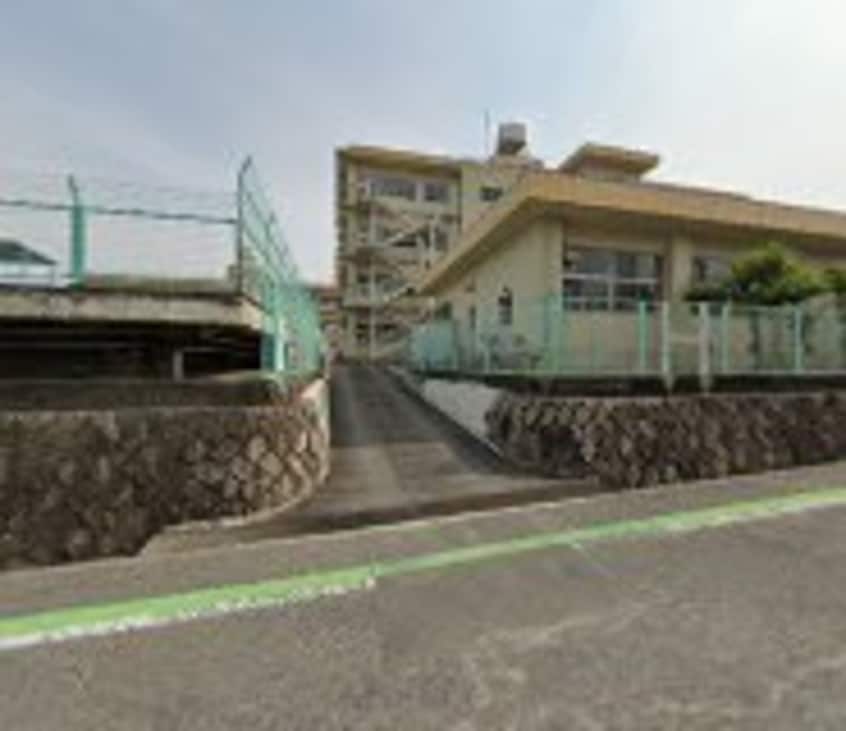 福山市立日吉台小学校(小学校)まで1685m レジデンスアイビー
