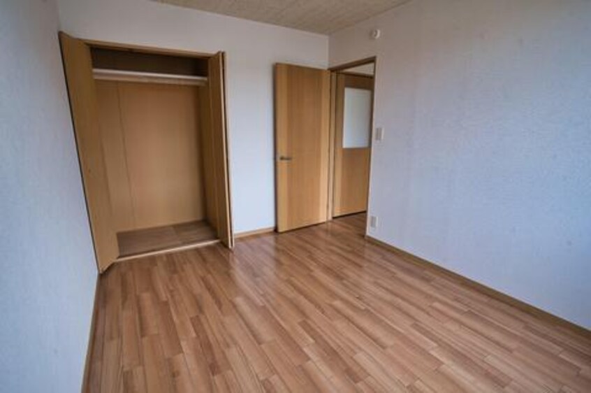  パインヒルズ東深津　A棟