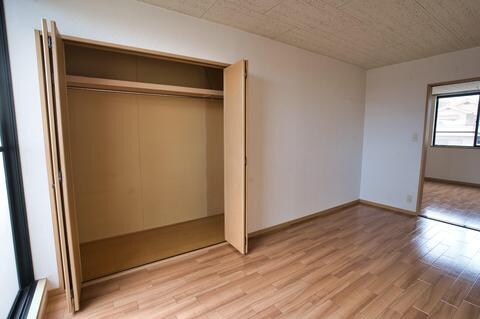  パインヒルズ東深津　A棟