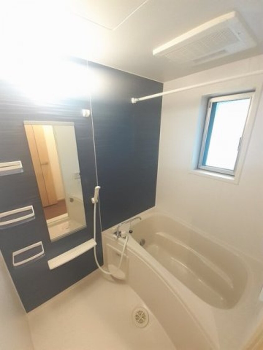  ブライト・ガーデンＡ