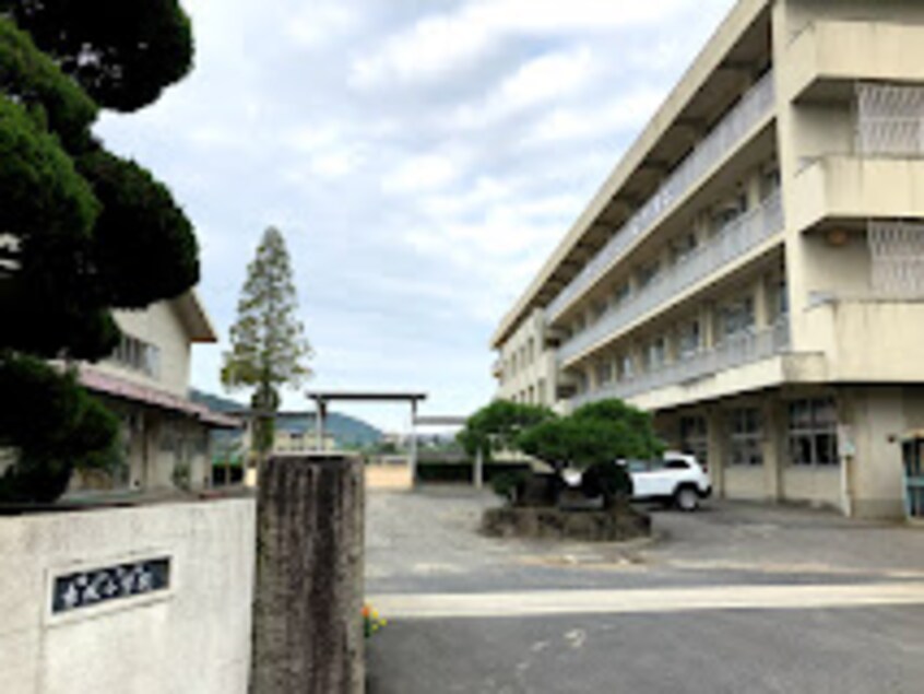 福山市立赤坂小学校(小学校)まで1880m サンテールⅣ