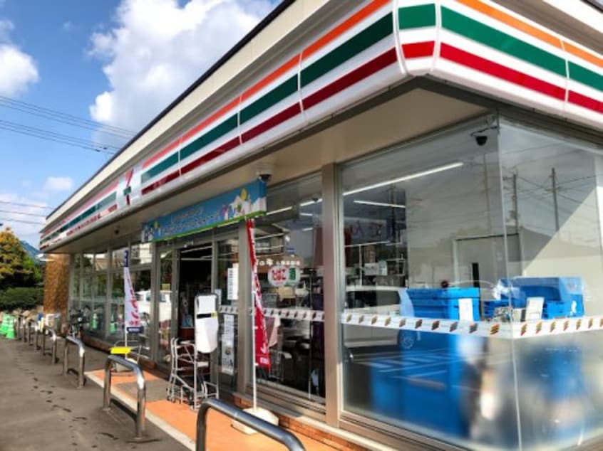 セブンイレブン 福山引野2丁目店(コンビニ)まで1096m リファルジェント泉　Ｃ棟