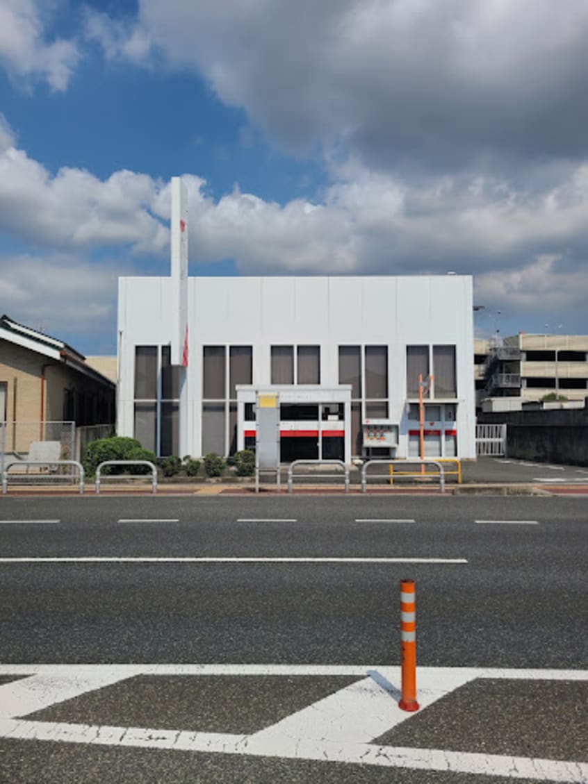香川銀行福山支店(銀行)まで2115m リファルジェント泉　Ｃ棟