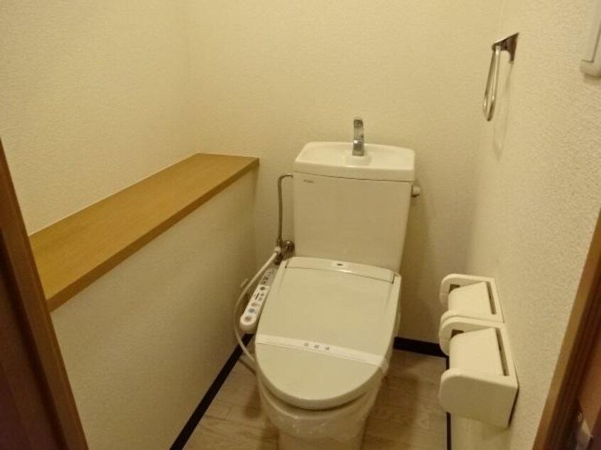 シャワー付トイレ グレース春日
