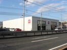 ユニクロ福山明神店（洋服店）まで840ｍ サンローズ