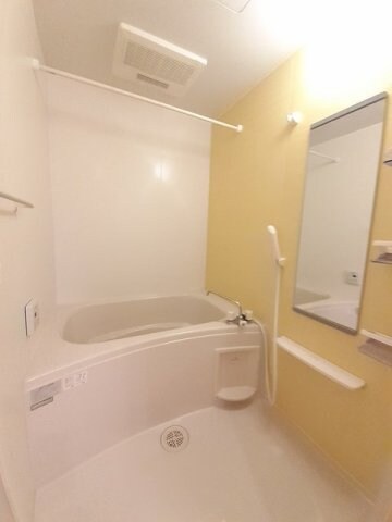  ジョリ　フィユ