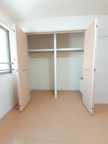  ジョリ　フィユ