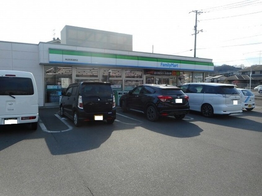 ファミリーマート神辺新湯野店まで500m ライフランドＤ