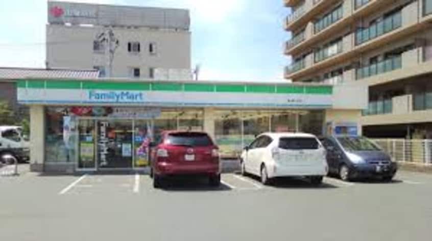 ファミリーマート 福山野上町店(コンビニ)まで700m サンシティ道三町